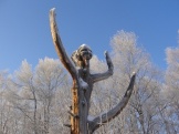 Танцовщица из " Стойкого оловянного солдатика"
Находится у озера Байкал.